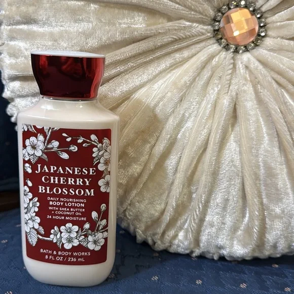 BATH & BODY WORKS SET. . . JAPANESE CHERRY BLOSSOM SCENT - Picture 5 of 6